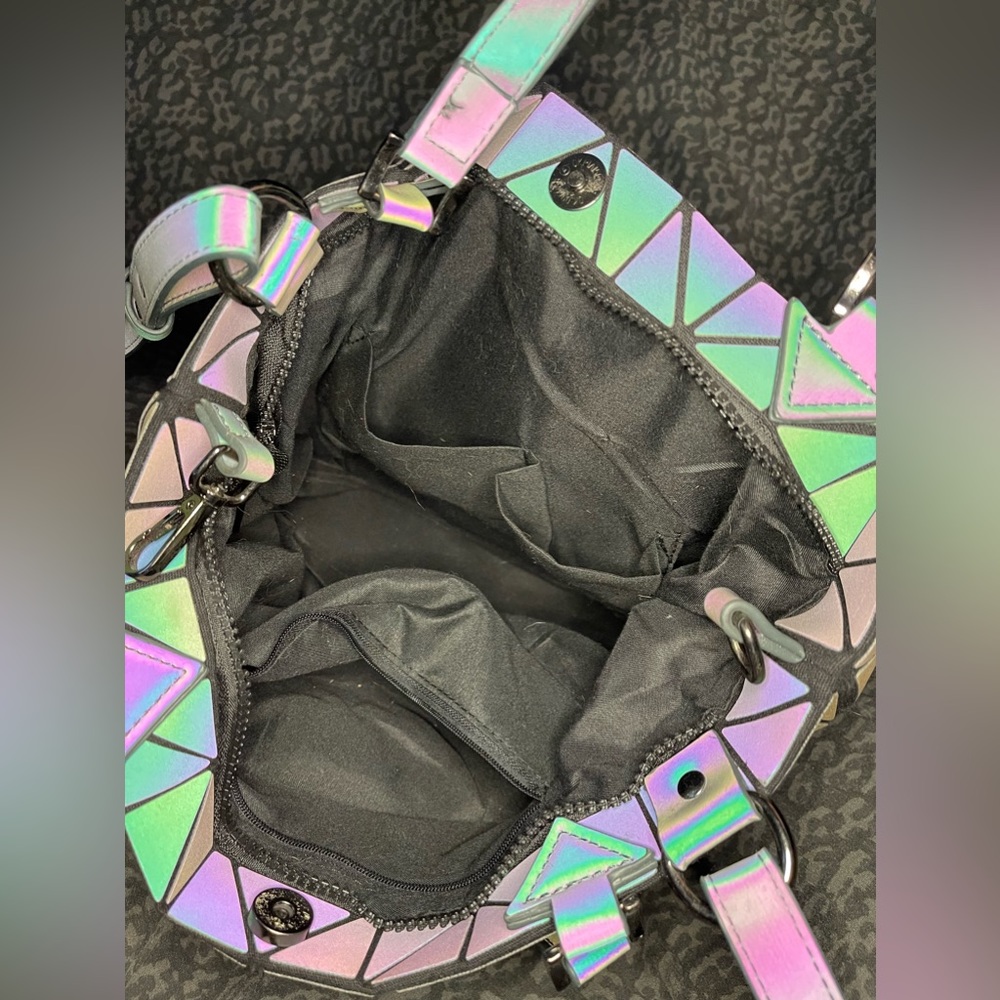 Hotone Geometric Luminous Purse View 3